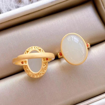 Classic Silver Ring with Timeless Appeal