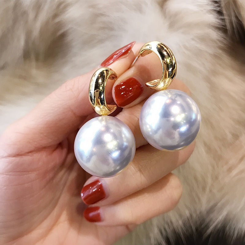 Charming Pearl Earring for Any Occasion