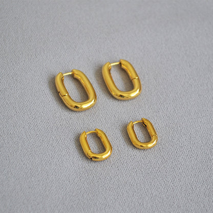 Classic Gold Earring with Timeless Appeal
