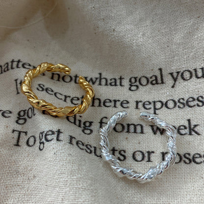 Charming Gold Ring for Any Occasion