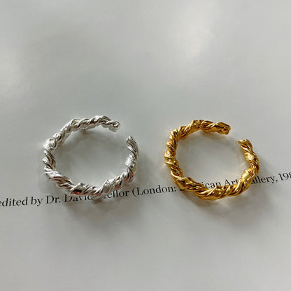Charming Gold Ring for Any Occasion