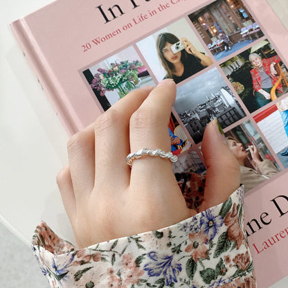 Charming Gold Ring for Any Occasion