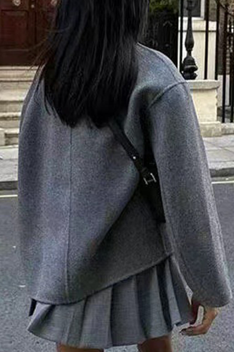 JO | Timeless and elegant garment