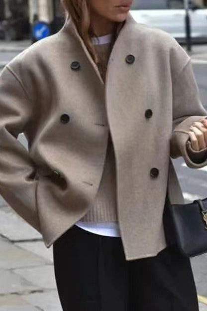 JO | Timeless and elegant garment