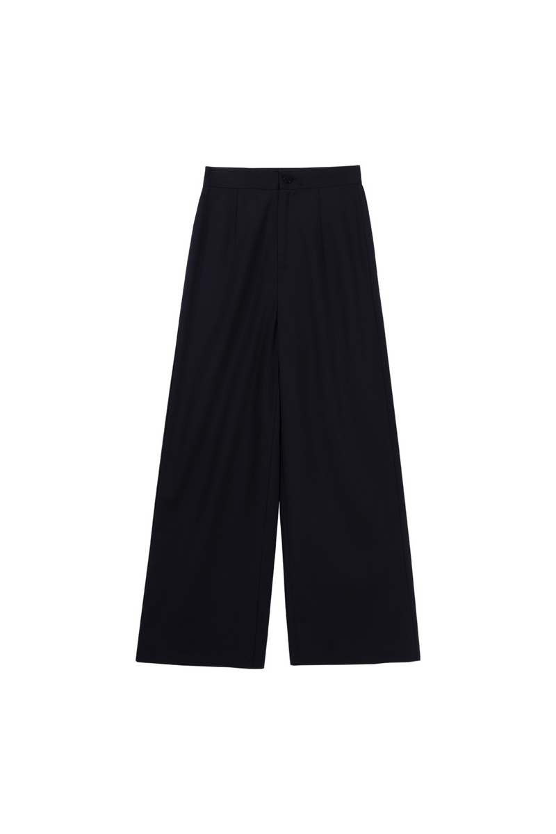 Effortlessly Elegant Garment with a Timeless Design