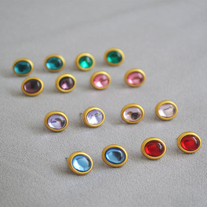 Classic Gold Earring with Timeless Appeal