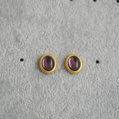 Classic Gold Earring with Timeless Appeal