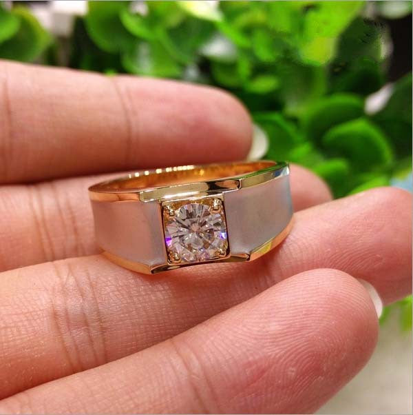 Classic Gold Ring with Timeless Appeal