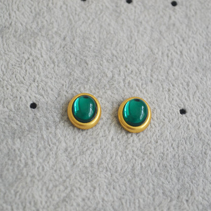 Classic Gold Earring with Timeless Appeal