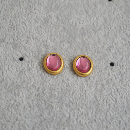 Classic Gold Earring with Timeless Appeal
