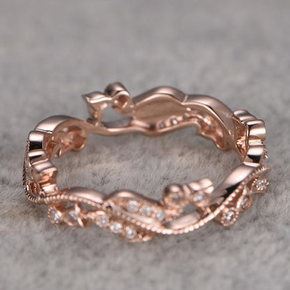 Classic Gold Ring with Timeless Appeal