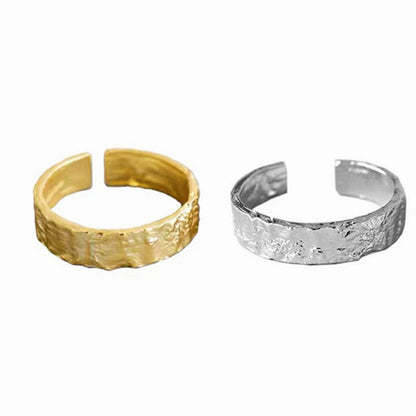 Classic Gold Ring with Timeless Appeal