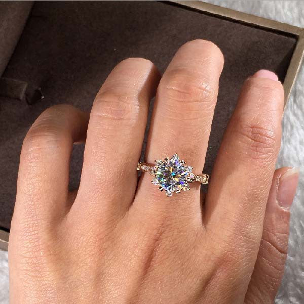 Charming Gold Ring for Any Occasion