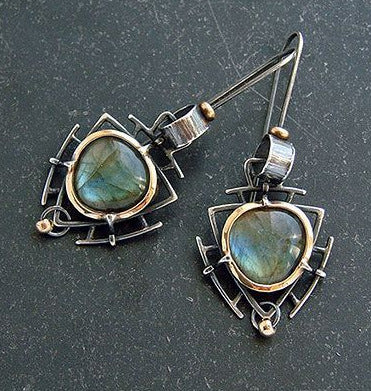 Charming Earring for Any Occasion