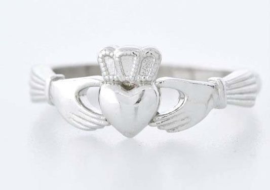 Charming Gold Ring for Any Occasion