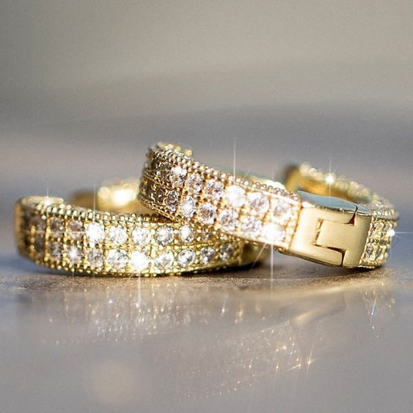 Charming Earring for Any Occasion