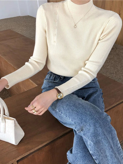 JO | MW - Elegant sweater with decorative buttons and stand-up collar