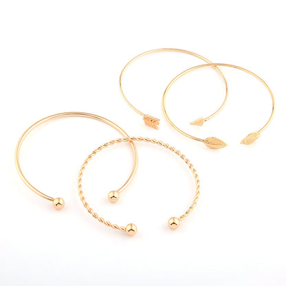 Classic Gold Bracelet with Timeless Appeal