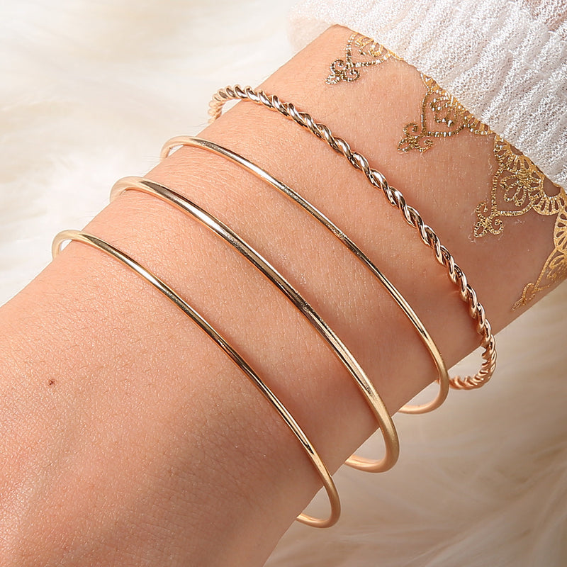 Classic Gold Bracelet with Timeless Appeal