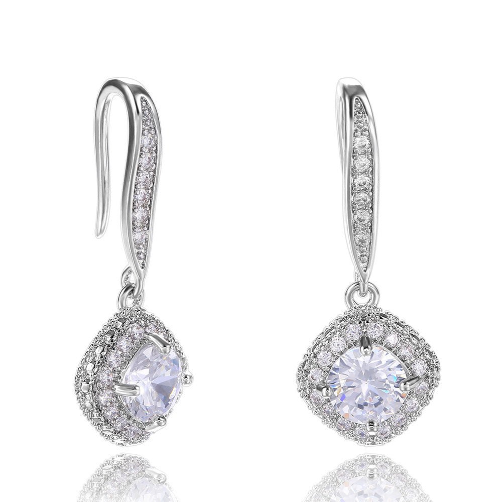 Charming Earring for Any Occasion