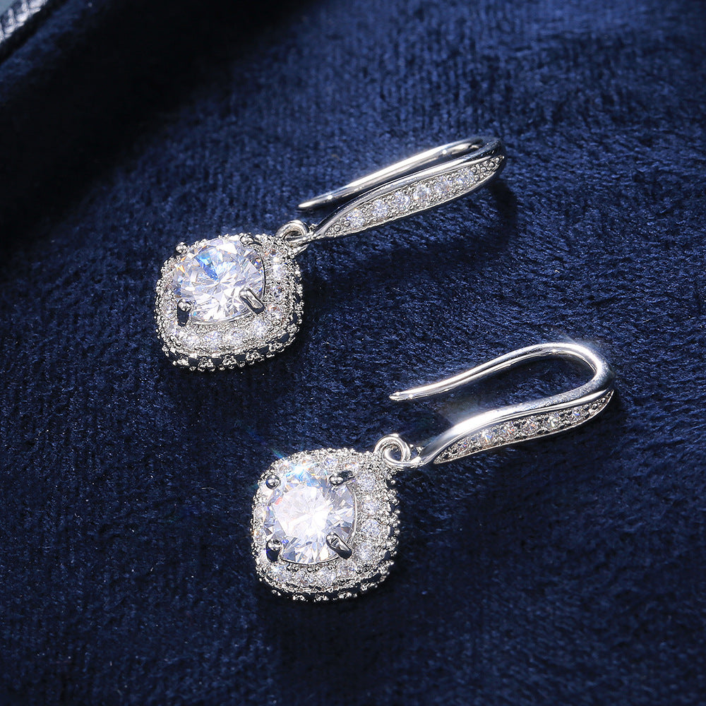 Charming Earring for Any Occasion