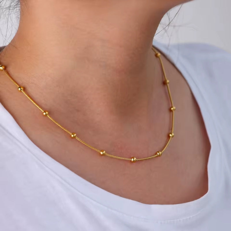 Stunning Gold Necklace for Daily Wear