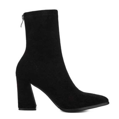 Graceful Orthopedic Boots for Modern Look