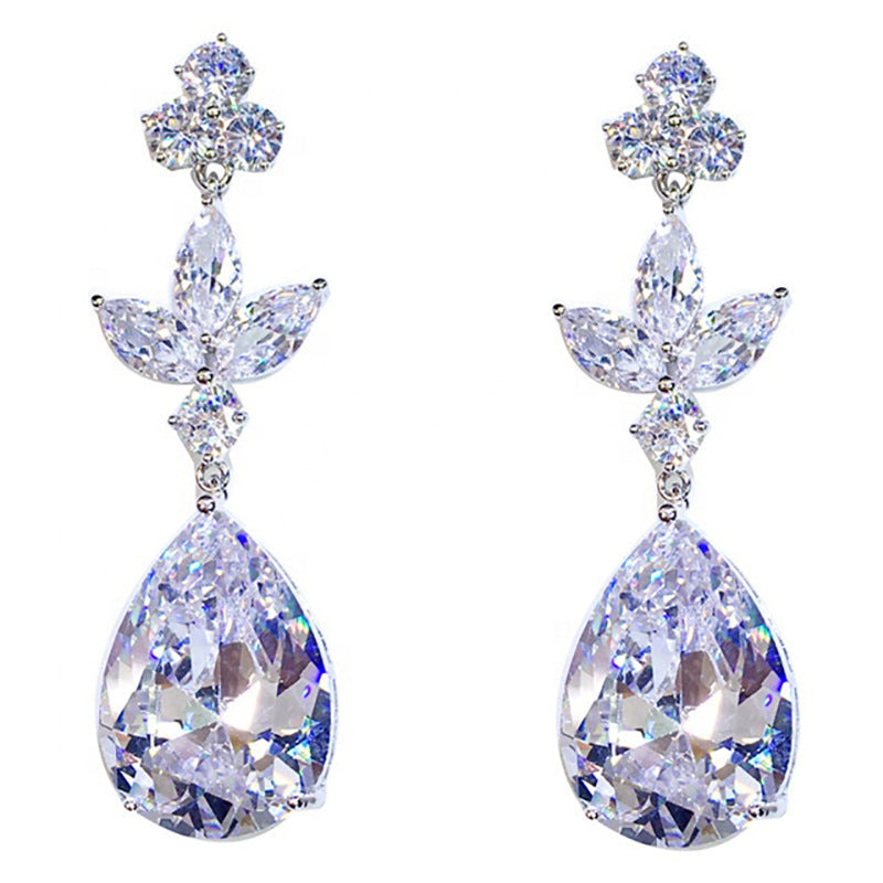 Romantic Silver Earring for Special Moments