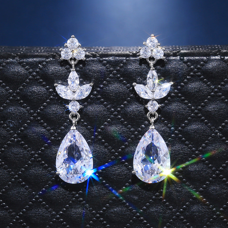 Romantic Silver Earring for Special Moments