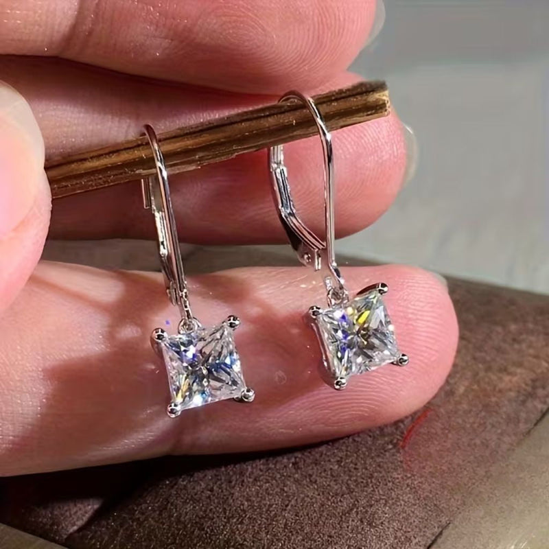 Charming Earring for Any Occasion
