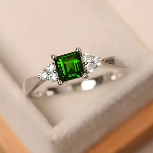 Verde Solitaire Ring