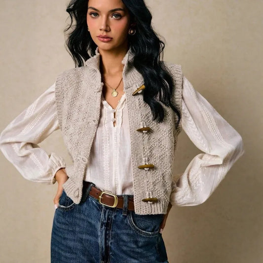 JO | Classic and elegant cardigan for winter