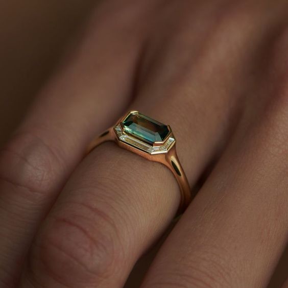 Classic Gold Ring with Timeless Appeal