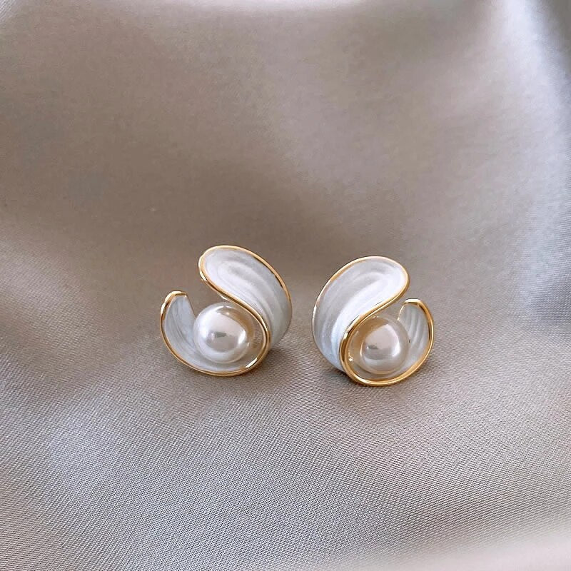 Delicate Artisan Gold Earring