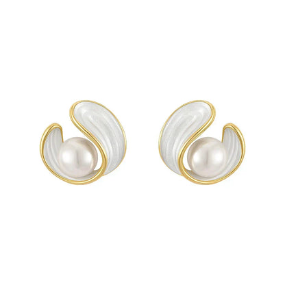 Delicate Artisan Gold Earring