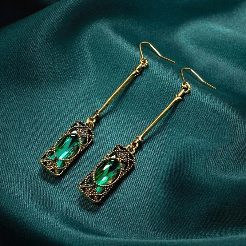 Romantic Gold Earring for Special Moments