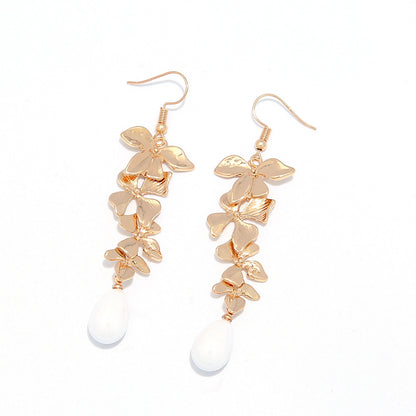 Classic Pearl Earring with Timeless Appeal