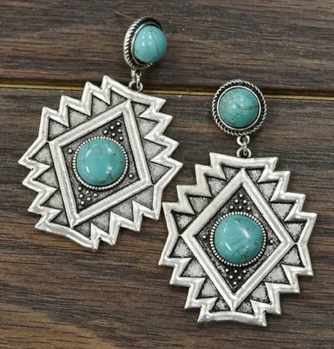 Classic Earring with Timeless Appeal