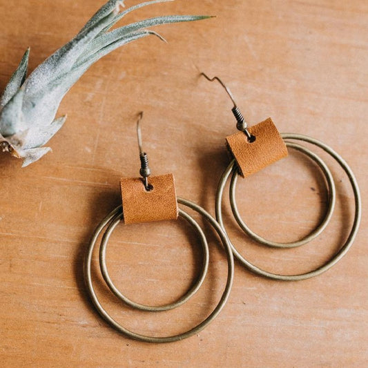 Charming Earring for Any Occasion