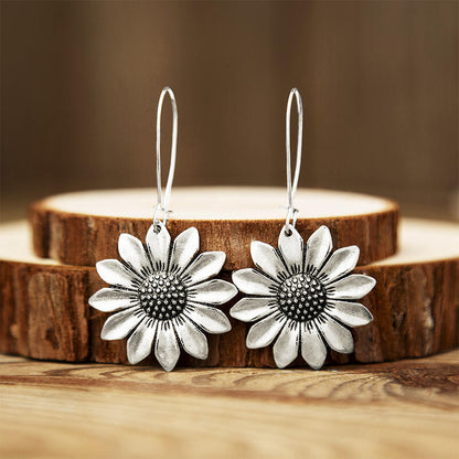 Charming Gold Earring for Any Occasion