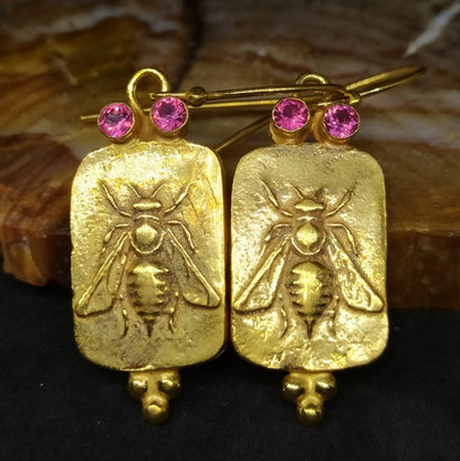 Elegant Gold Earring for Every Occasion