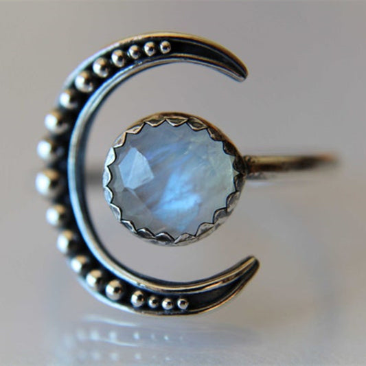 Classic Silver Ring with Timeless Appeal