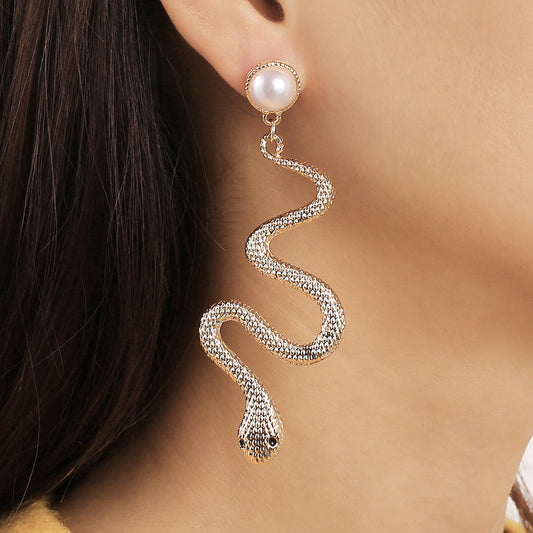 Charming Earring for Any Occasion