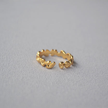 Romantic Gold Ring for Special Moments