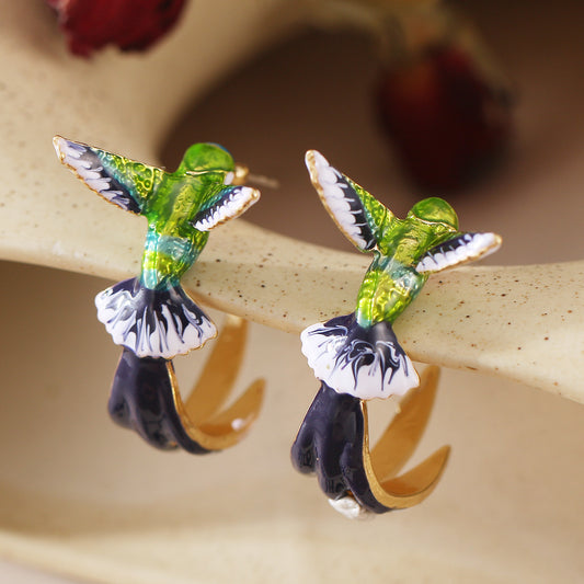 Charming Earring for Any Occasion
