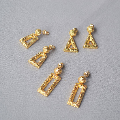 Beautiful Gold Earring with Unique Style