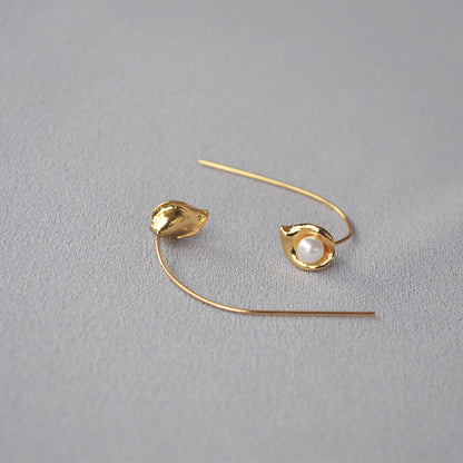Beautiful Pearl Earring with Unique Style
