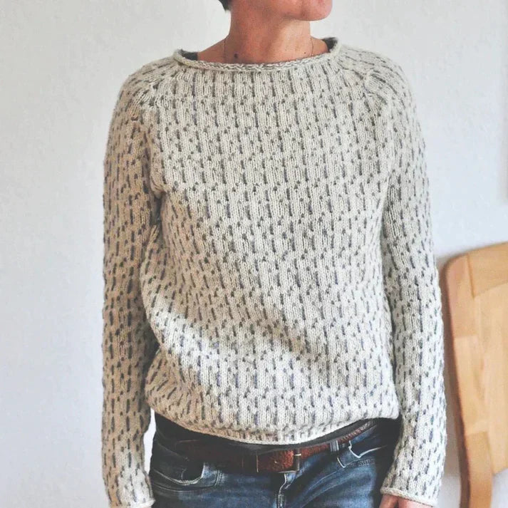 JO | Chic gray sweater with boat neckline