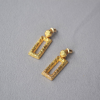 Beautiful Gold Earring with Unique Style