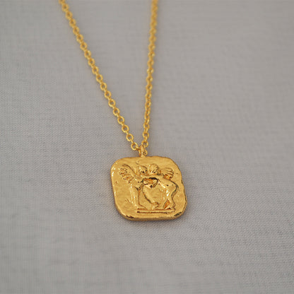 Beautiful Gold Necklace with Unique Style